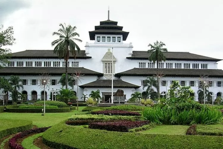 30 Universitas Terbaik Di Jawa Barat Versi UniRank 2023, UI, ITB, Dan ...