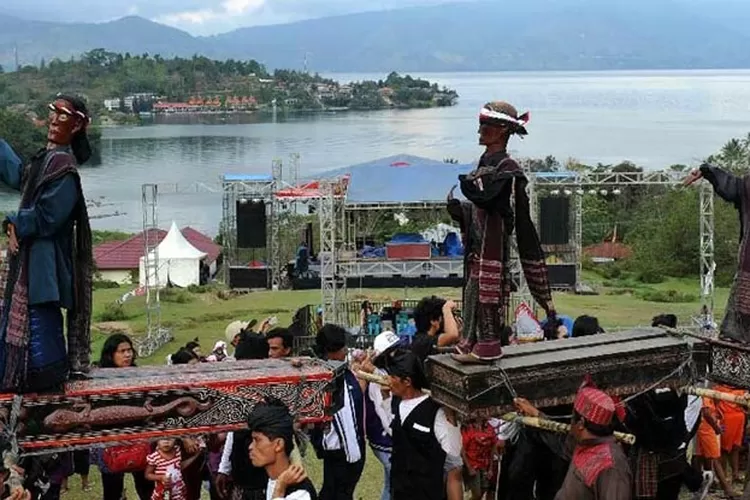 Horas Samosir Fiesta Suguhkan Keindahan Danau Toba Sumut Pos