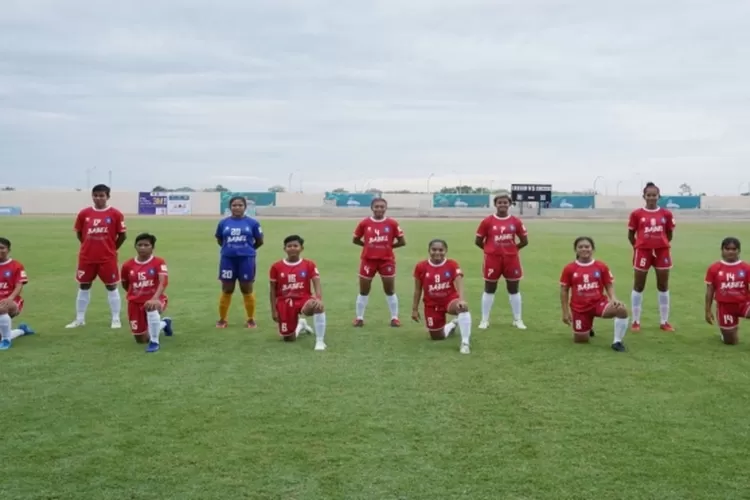 Caption: Tim Sepakbola Putri Bangka Belitung yang bertanding di PON XX Papua. (IST)