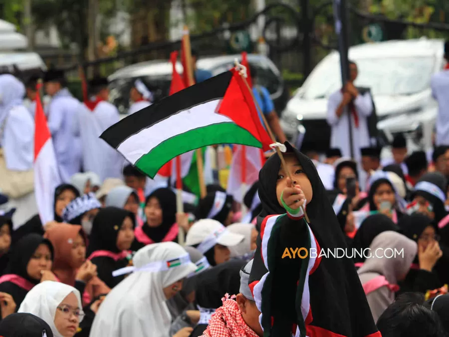 Aksi Bela Palestina 100 Hari Genosida Di Depan Gedung Sate Bandung