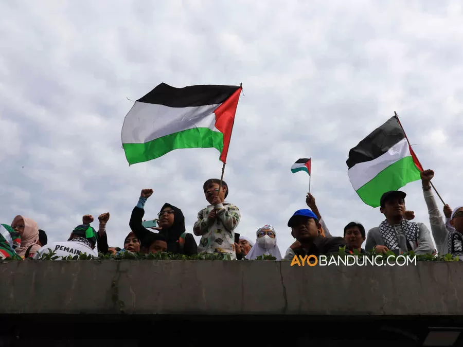 Aksi Bela Palestina 100 Hari Genosida Di Depan Gedung Sate Bandung