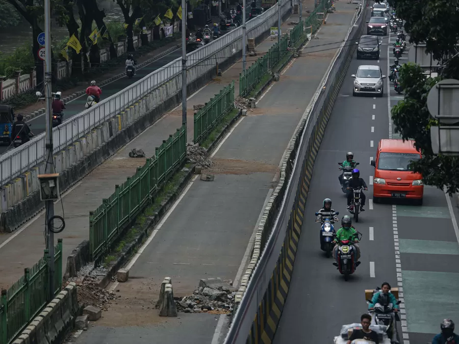 Pembangunan LRT Jakarta Fase 1B