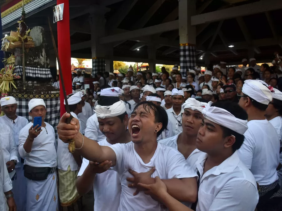 Tradisi Ngerebong Di Kesiman