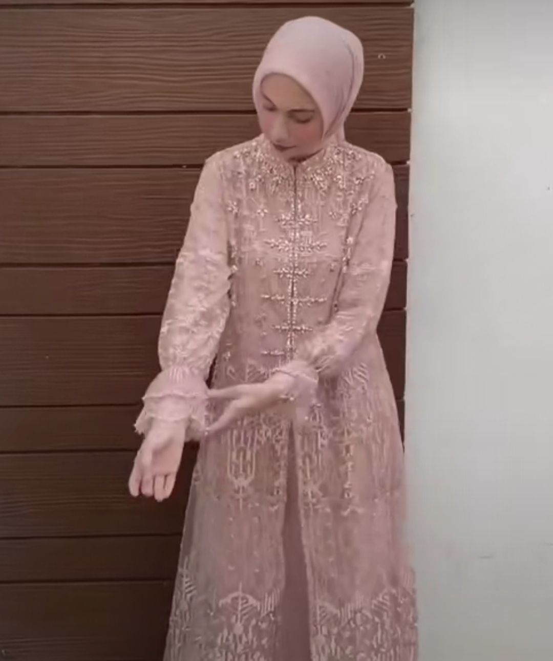 Long dress hot sale brukat hijab