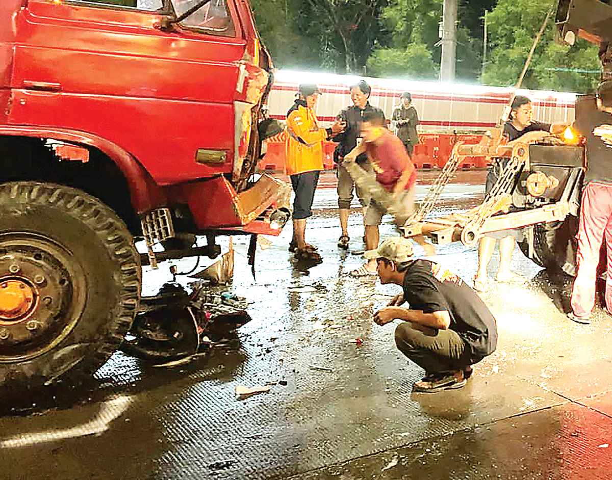 Kecelakaan Di Exit Toll Bawen: Sopir Hanya Punya SIM A, Truk 7 Tahun ...