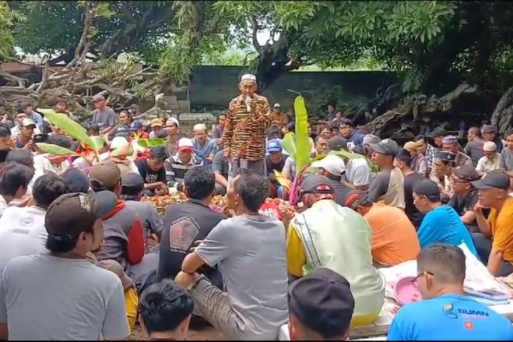 Ratusan Orang Hadiri Pemakaman Korban Kecelakaan Bus Rombongan Ziarah ...