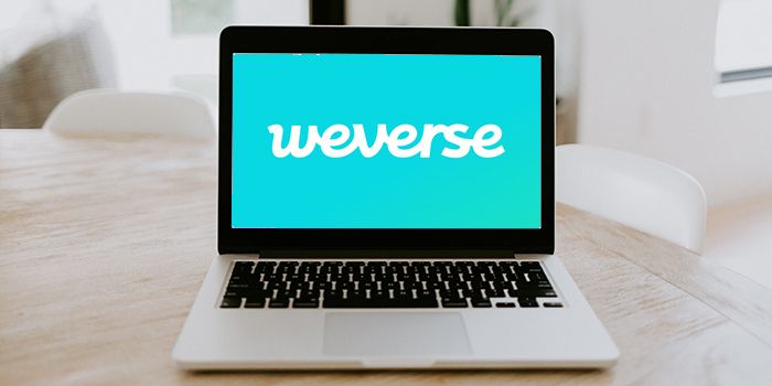 Ilustrasi cara download Weverse di laptop.