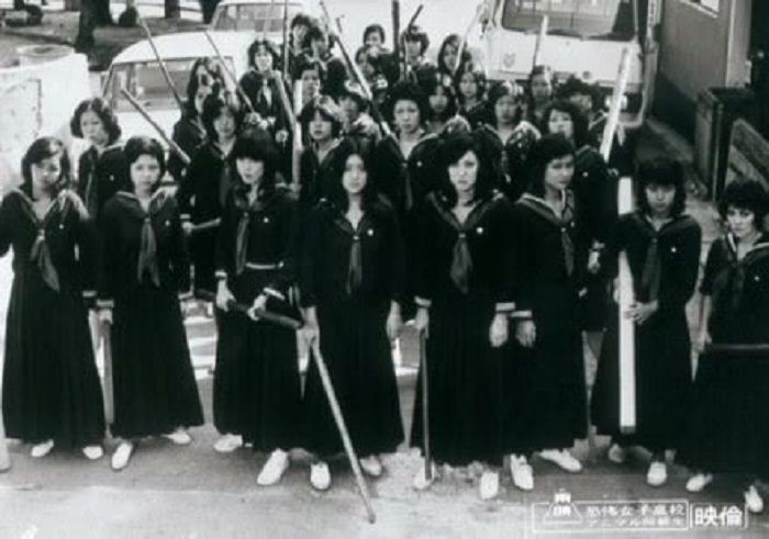 Mengenal Sukeban: Fenomena Gang Cewek SMA Di Jepang Era 70-an, Kultur ...