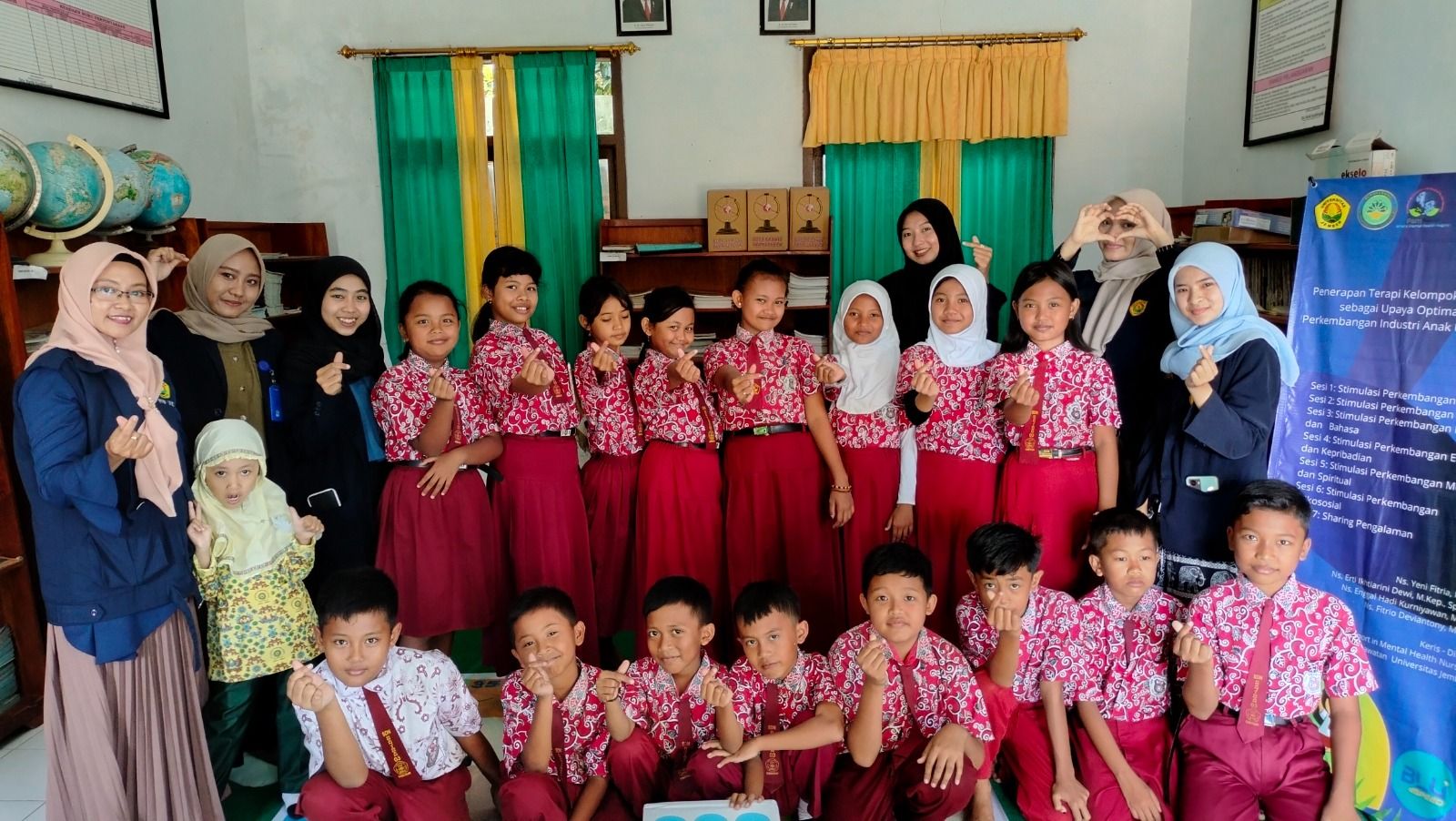 Siswa SDN 03 Kranjingan Bermain Ular Tangga Cerdik Bersama Tim KeRis ...