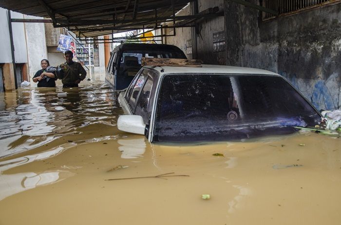 Banjir Di Bandung: Krisis Akibat Jebolnya Tanggul Sungai Cikapundung ...