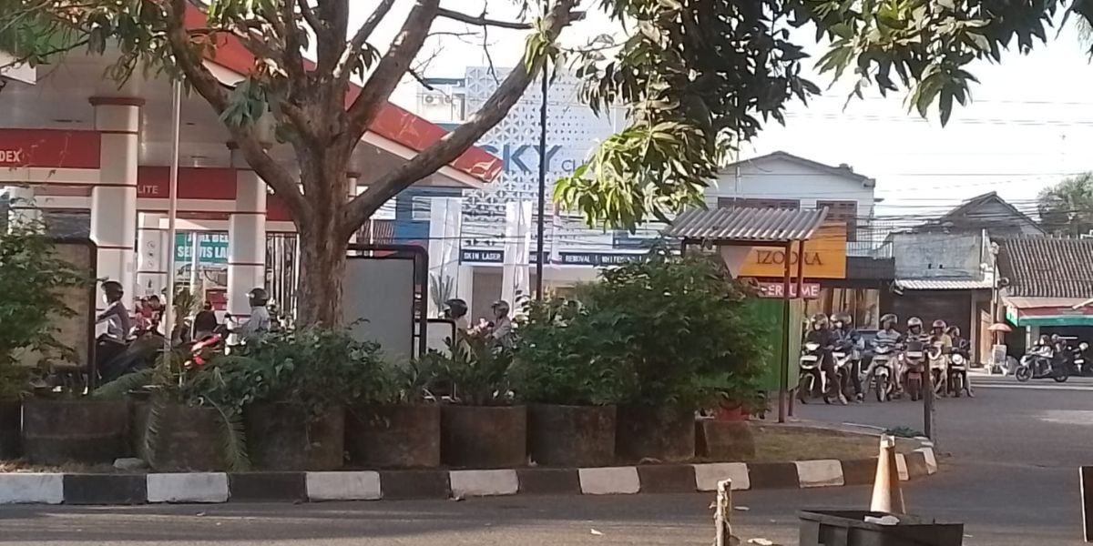 Krisis Pertalite Picu Antrean Panjang Motor di SPBU Jogja