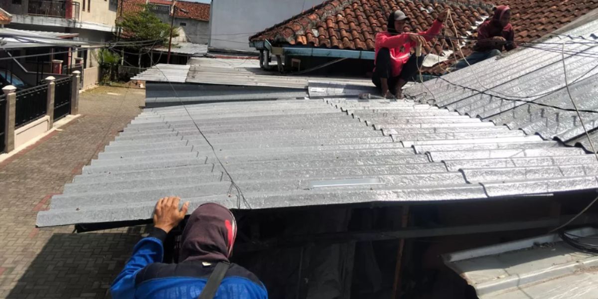Program 'Ganti Atap Rumah Wartawan' Berlanjut di Tasikmalaya: Dinilai Tak Sekadar Bantuan, tapi Bentuk Kepedulian