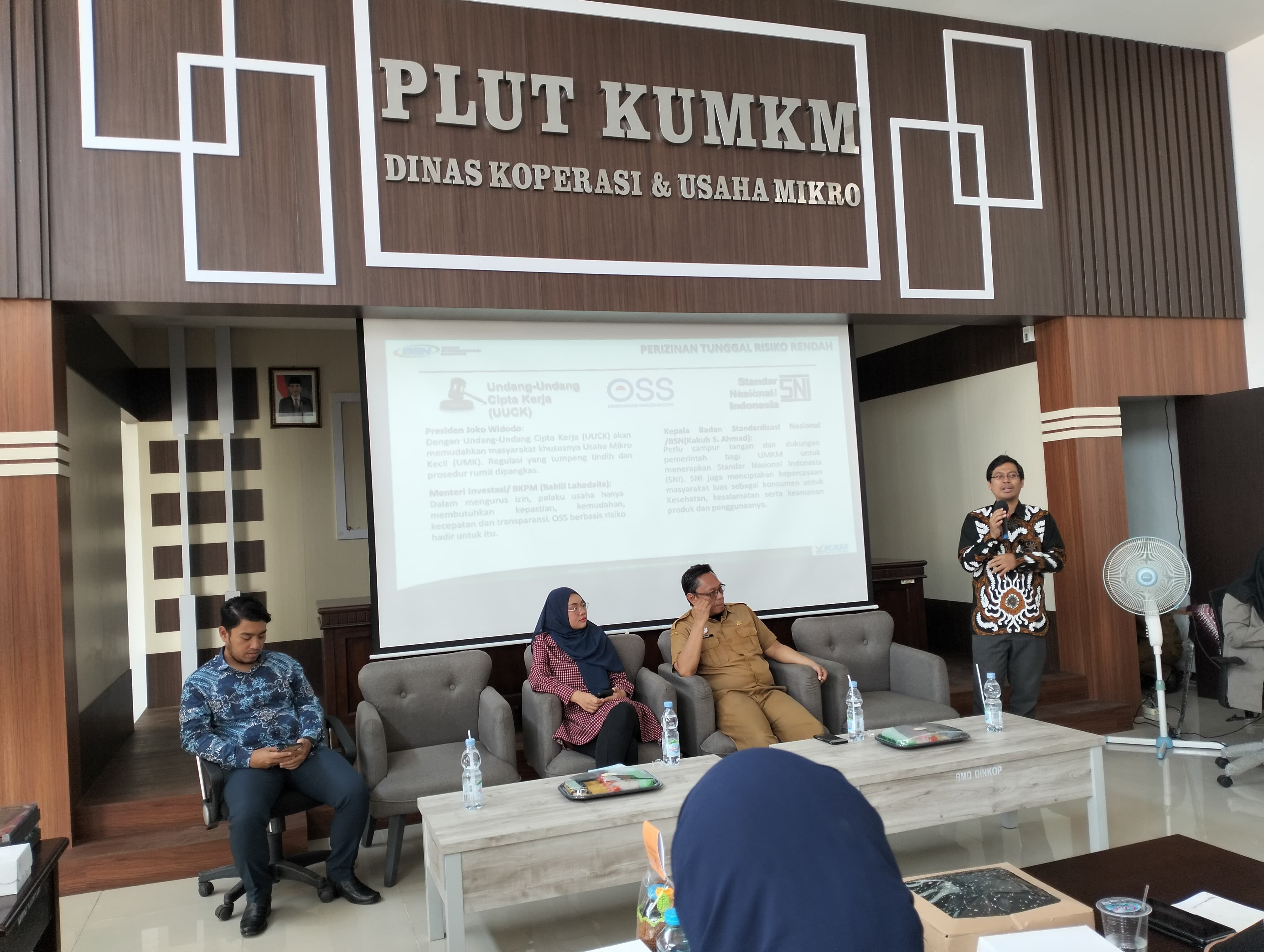 Sosialisasi Program SNI BINA UMK Dan Pembinaan UMK Dinas Koperasi Dan ...