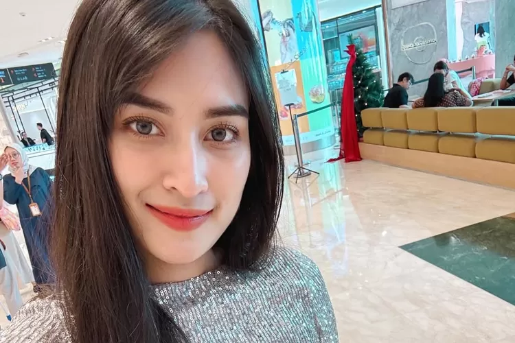 Angbeen Rishi curhat setelah ia resmi bercerai dengan Adly Fairuz (Foto: Gorajuara/ Instagram/ @angbeenrishi)