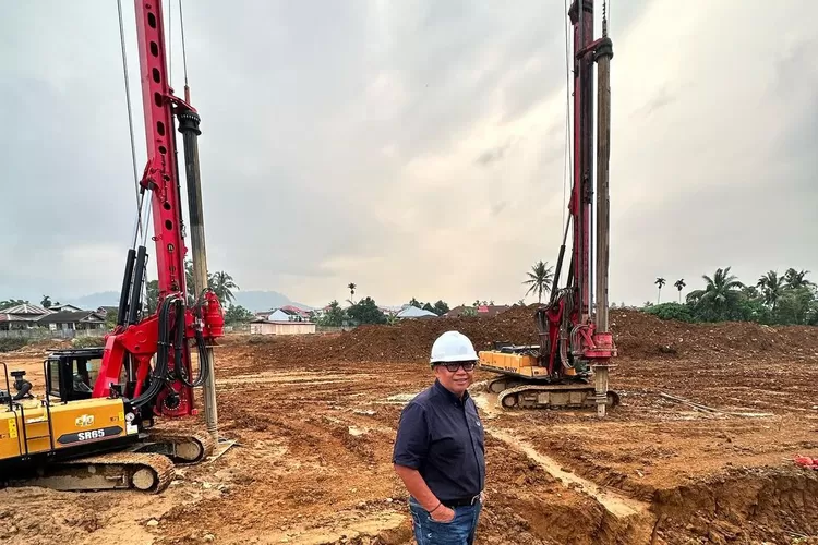 Pembangunan Basko City Mall di Kota Padang, Sumatera Barat yang diperkirakan memiliki nilai investasi Rp500 miliar dan akan menyerap 3000 tenaga kerja. (Instagram: basrizal_koto)