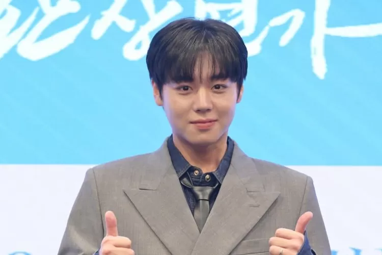 Park Ji Hoon yang memerankan peran ganda dalam serial baru Love song For Illusion (Twitter @KBS_drama)