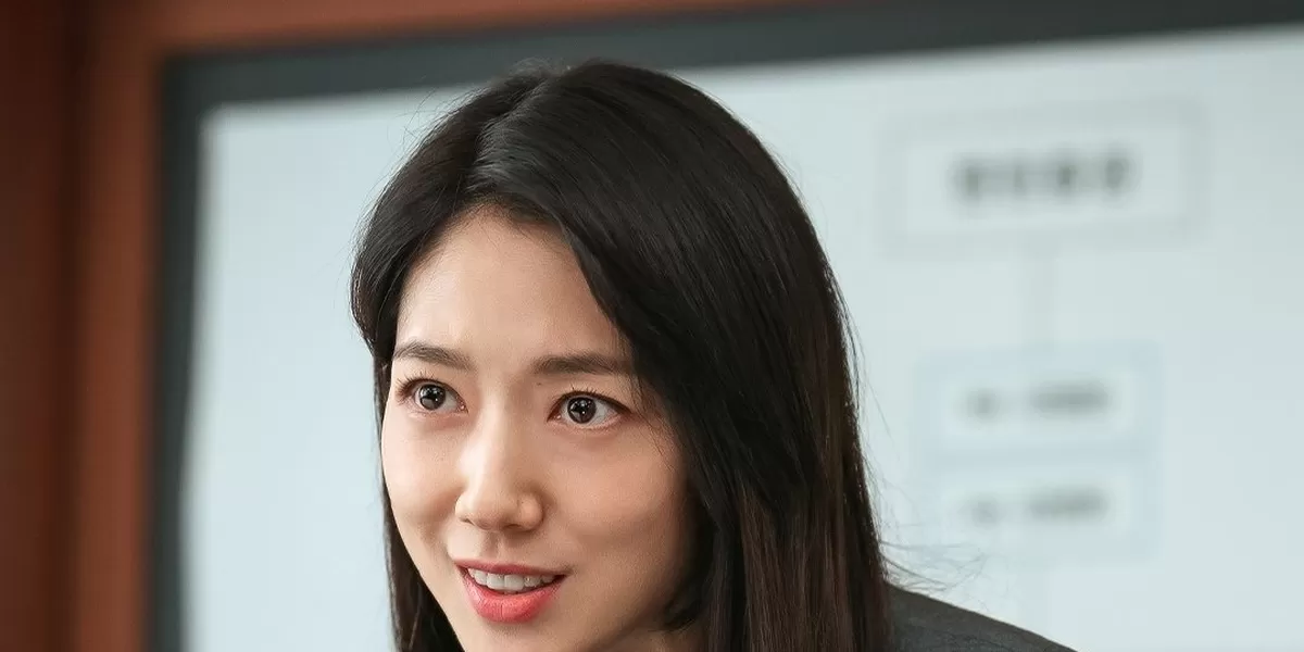 Jadwal Tayang Lengkap Drama Korea Undercover Miss Hong (Foto: Gorajuara.com / Instagram @tvn_drama)