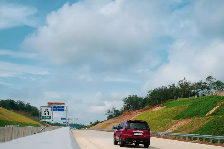 Jalan Tol Bangkinang-Koto Kampar yang pembangunannya rampung pada Januari 2024, jalan tol ini akan terkoneksi dengan sejumlah jalan tol lain di Provinsi Riau (Instagram: wika.tol.bangkinang.pangkalan)