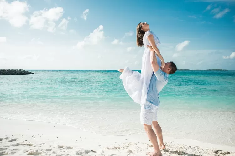 Ilustrasi  ramalan cinta zodiak Sagitarius dan Capricorn berlaku Jumat 7 Juni 2024 ( pexels/Asad Photo Maldives)