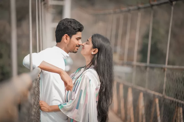  Peruntungan horoskop Shio Anjing dan Shio Babi Sabtu 20 Januari 2024, hubungan Anda akan mencapai tingkat yang baru (Ilustrasi -pexels/Bonaventure Fernandez)