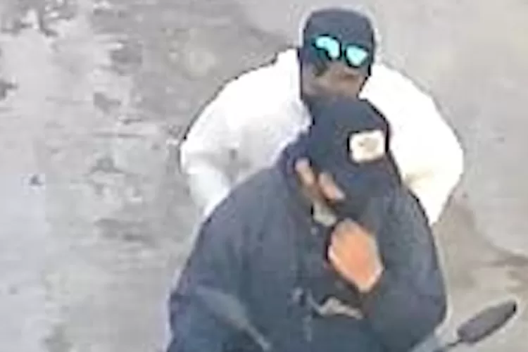 Tangkapan layar CCTV pelaku pencurian unit motot (curanmor) di Kawasan lingkungan RT1/14 Kelurahan Pondok Petir, Kecamatan Bojongsari, Kota Depok, Senin (27/1) pagi.  (TANGKAPAN LAYAR CCTV PRIBADI WARGA RT1.)