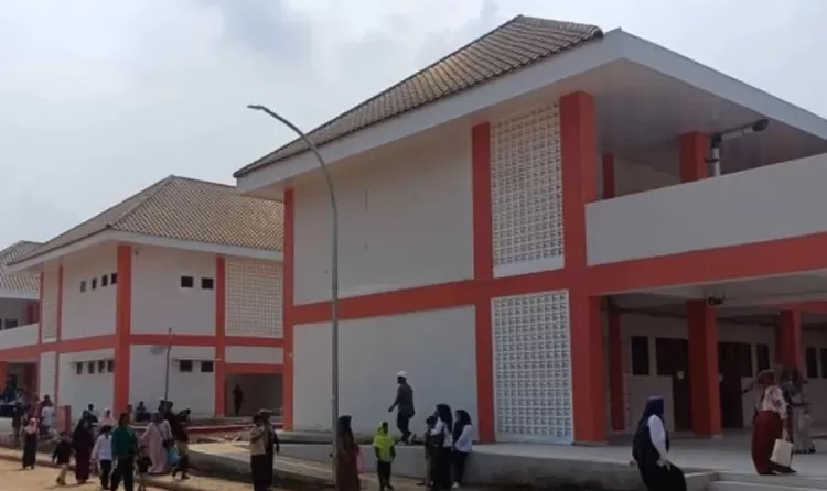 Sekolah Rakyat Jepara siap digunakan 270 siswa SD, SMP, dan SMA. Simak jadwal MPLS, fasilitas asrama, kebutuhan guru, dan rencana lahan 6 hektare.