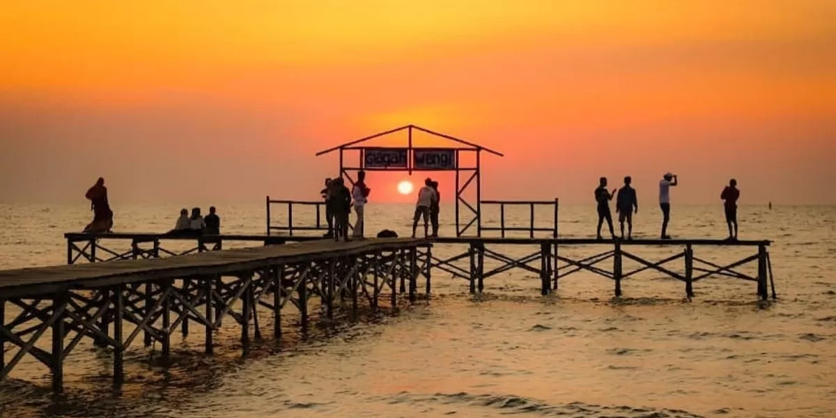 Ilustrasi - Rekomendasi pantai di Kulon Progo Yogyakarta untuk melihat sunset terbaik. (visitjawatengah.jatengprov.go.id)