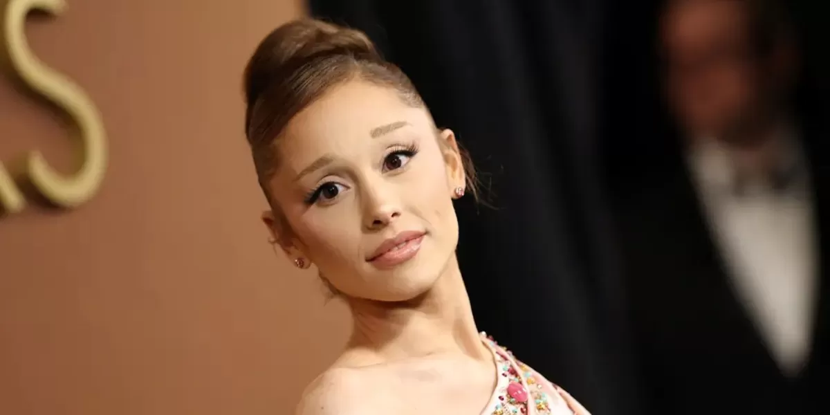 Ariana Grande ( dhnet.id)