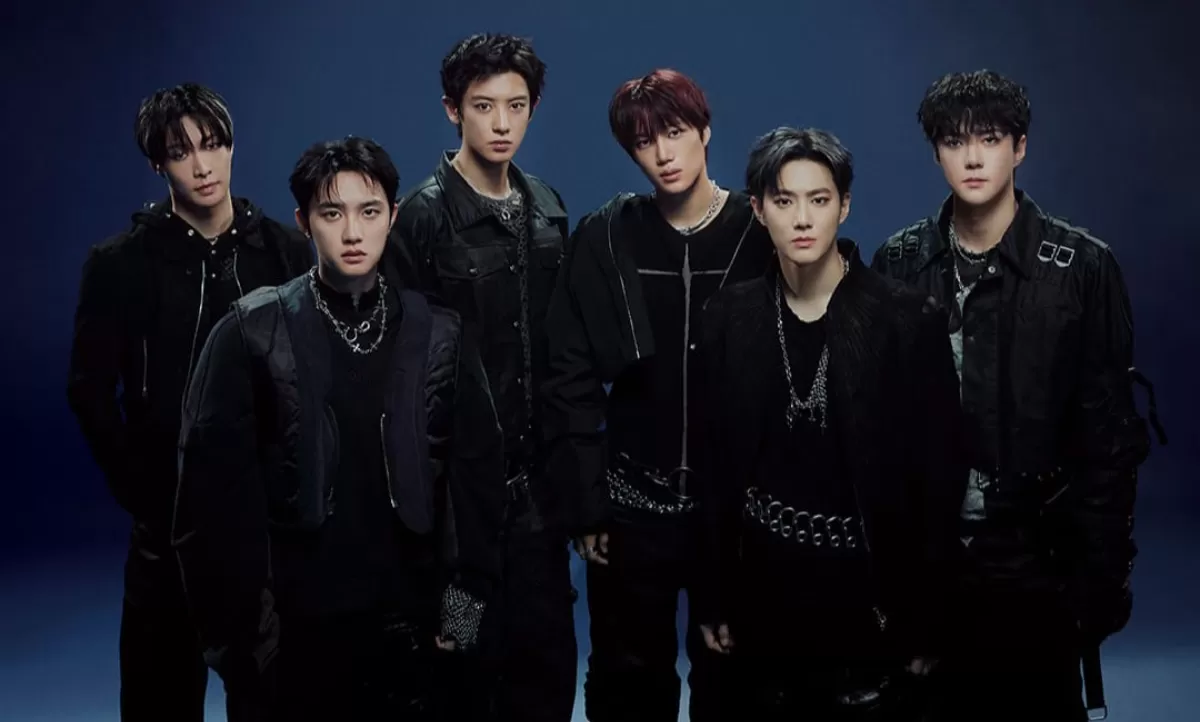 EXO  (Instagram @weareone.exo)