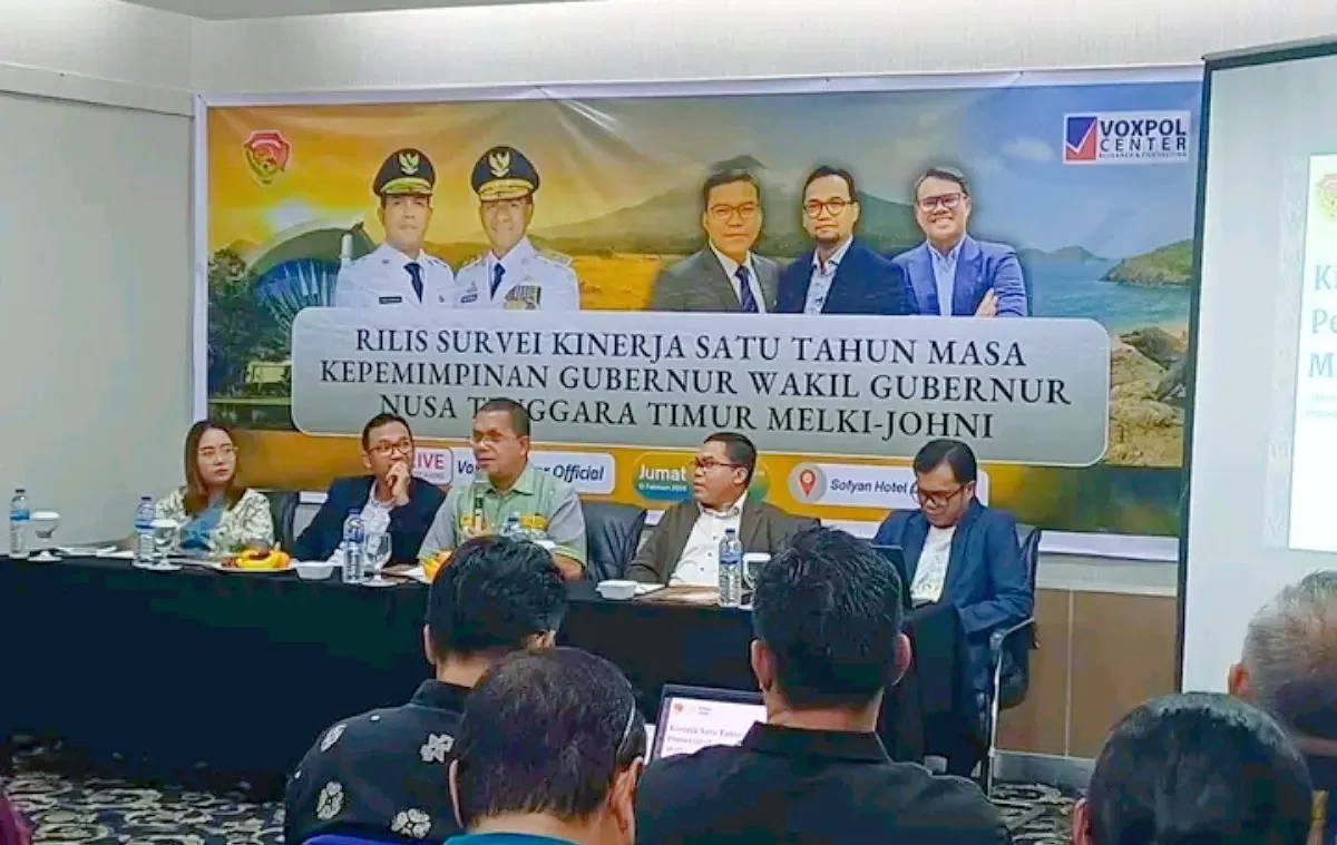Diskusi Publik Survei Kepuasan Masyarakat Atas Kinerja 1 (Satu) Tahun Gubernur NTT, Emanuel Melkiades Laka Lena dan Wakil Gubernur NTT, Johanis Asadoma (Foto:Dok Biro Setda Prov NTT)