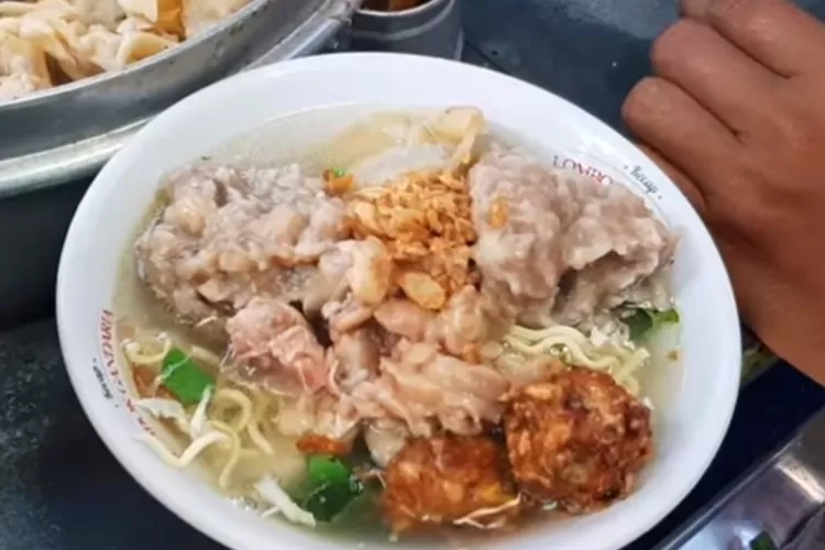 Ngiler Kuliner Bakso Tetelan Mayor Bismo Kediri Suguhkan Kuah Gurih