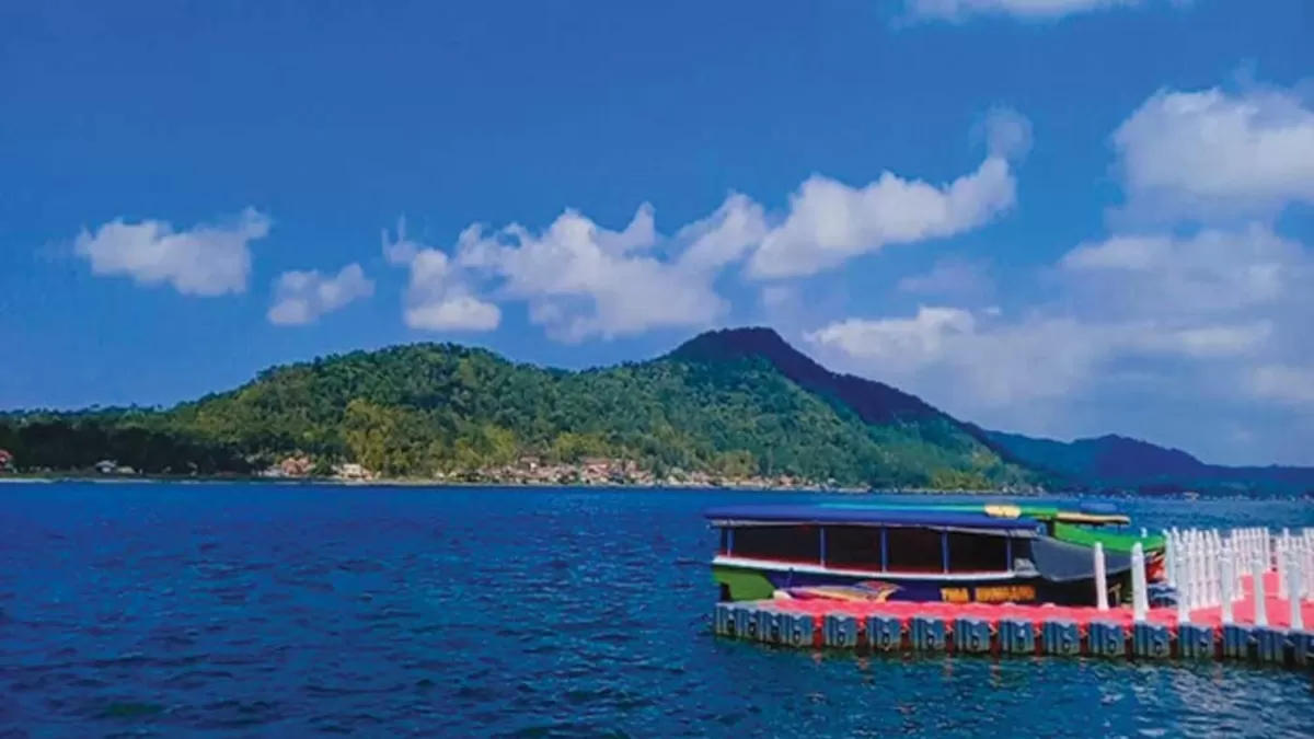 Waduk Darma Kuningan, Pesona Wisata Alam yang Menenangkan di Kaki Gunung Ciremai (pinterest)