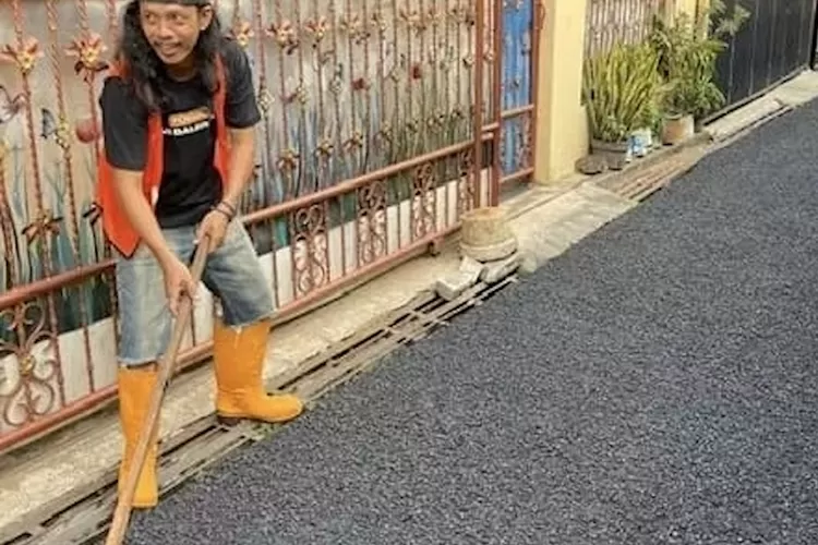 Pembangunan fisik terus dikebut di Kelurahan Baktijaya, Kecamatan Sukmajaya. Terbaru, pengaspalan dan pembuatan drainase di sejumlah titik sudah rampung. (Radar Depok)