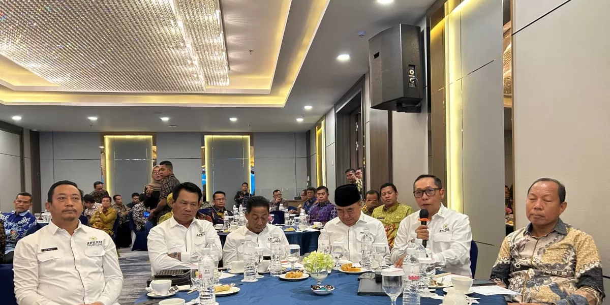 Bupati Taput Taripar Hutabarat dalam agenda rapat PPID APKASi di Batam. (Realitasonline.id/AS)