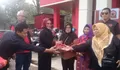 PDI-P Cianjur Bentuk Baguna dan BPEK, Tandai Peresmian dengan Bagi Sembako ke Warga