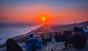 Daftar Bukit yang Romantis di Pulau Jawa karena Memiliki Pesona Alam Memukau