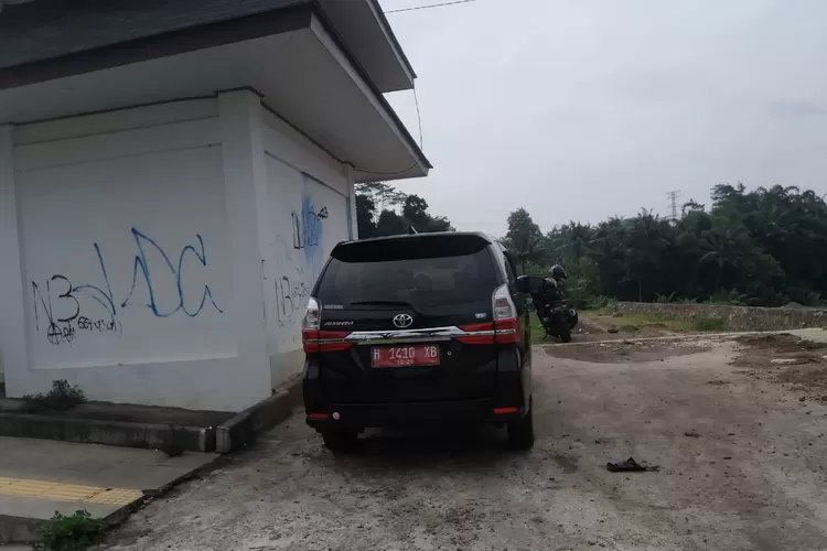 Pintu Gerbang TWR Salatiga masuk ke lahan ribuan hektare di kawasan Domas Salatiga.  (Foto: Edy Susanto HM)