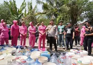 Polres Cianjur Salurkan Air Bersih dan Pengobatan Gratis di Cibeber