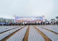 Dorong Swasembada, Wakapolri Pimpin Penanaman Perdana Bawang Putih di Cianjur