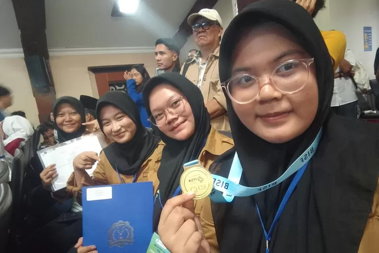 Siswa MAN 3 Jembrana Raih Emas di Ajang Sains Internasional