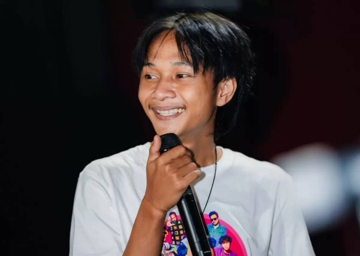 Fajar Sadboy disebut oleh manajernya sebagai artis viral yang masih kerap kesulitan walaupun kini sudah terkenal di dunia hiburan. (Instagram.com/@fajjarsadboy)