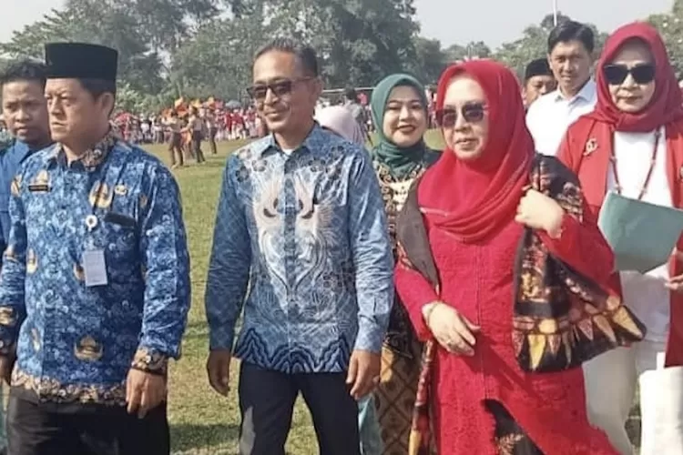 Anggota DPRD Kota Depok, Qonita Lutfiyah, menghadiri perayaaan Kemerdekaan di Duren Seribu. (satu.net)