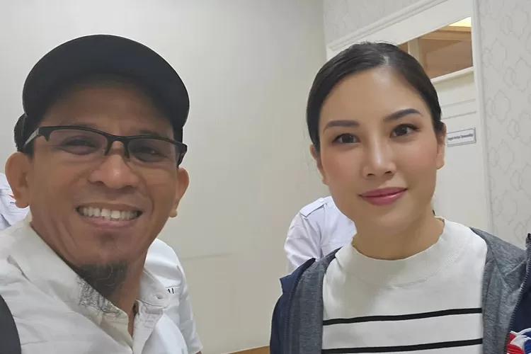 Ketua DPW Perindo Sulteng, Mahfud Masuara, saat bersama Ketua DPP Perindo Angela Herliani Tanoesoedibjo. (Foto: IST).