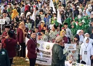 Ribuan Santri Meriahkan Pawai Ta'aruf Pembukaan PORSADIN XII di Pagelaran Cianjur