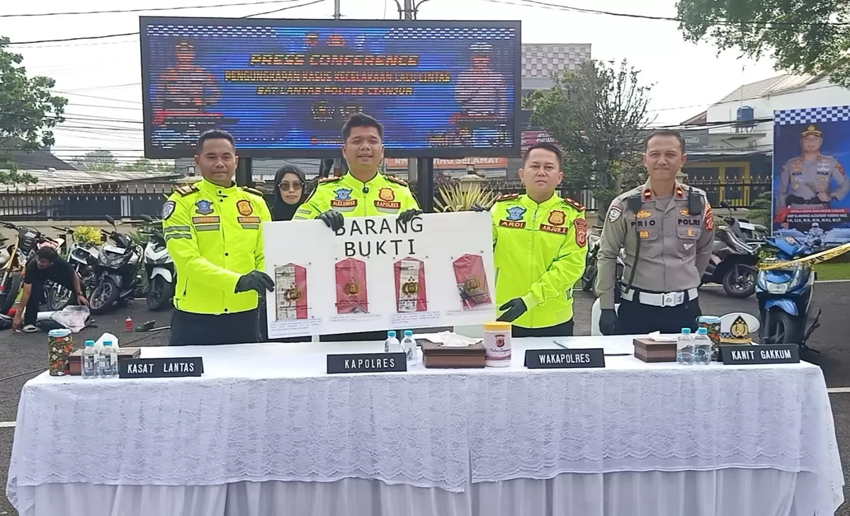 Kapolres Cianjur AKBP Akhmad Alexander Yurikho Hadi bersama jajaran. (FOTO: Ist)