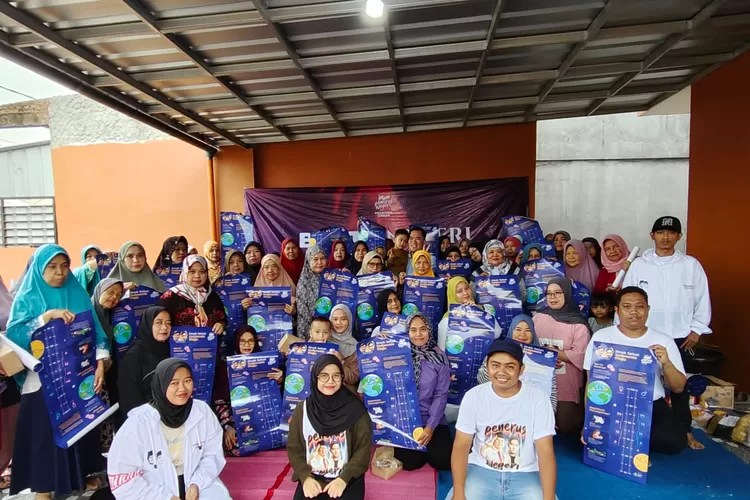 Muda Mudi saat menerima pembekalan melalu FGD Agenda Bantu Negeri yang diselenggarakan Tim Peduli Negeri bersama Wirasausaha Muda Ceceng Kholilulloh di Kelurahan Tugu, Kecamatan Cimanggis, Kota Depok (ISTIMEWA)