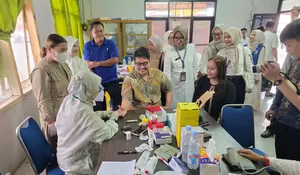 Anggota DPR RI, Ravindra Airlangga Gelar Cek Kesehatan di Parung Panjang