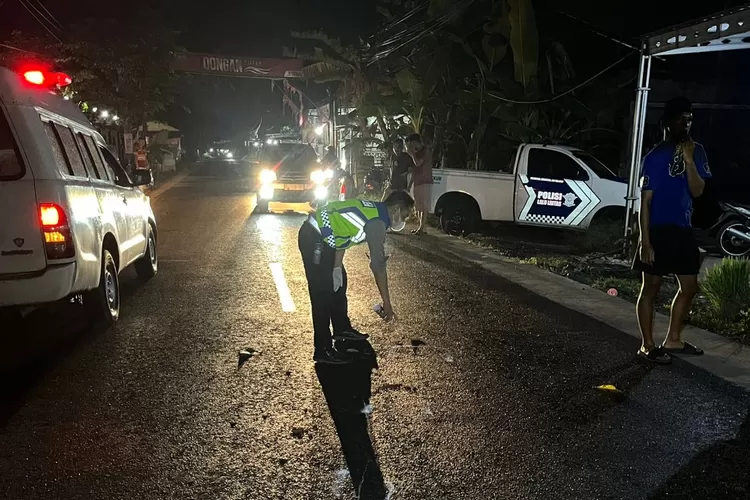 Polisi mendatangi lokasi, melakukan olah TKP di lokasi kecelakaan jalan Juwiring Cepiring.  (dokumen)