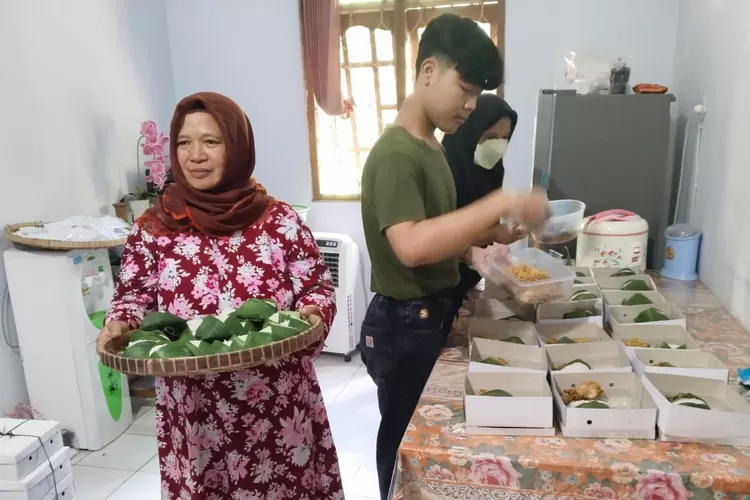 Family Katering merasakan dampak positif digelarnya Suadesa Festival 2025 yang digelar di Gasblock PGN Karangrejo dan Balkondes di Desa Karangrejo, Borobudur, pada 10-11 Mei 2025.  (Foto: Dok. Istimewa)