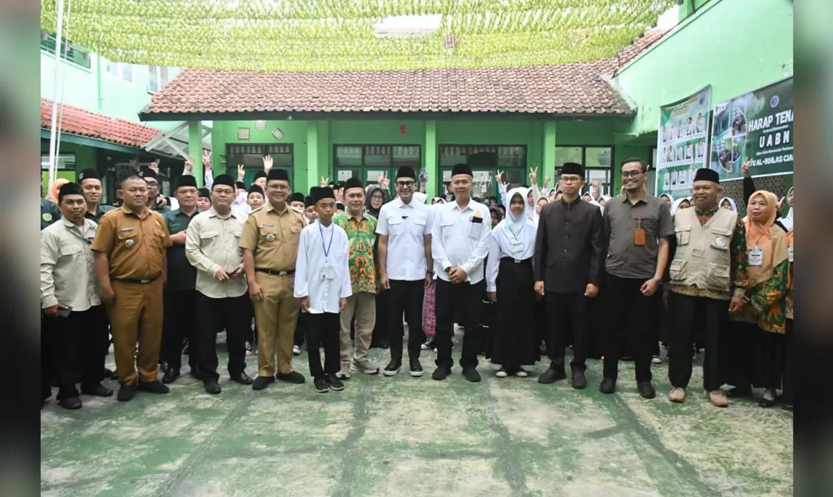 Puluhan ribu santri Cianjur menempuh Ujian Akhir. (FOTO: Ist)